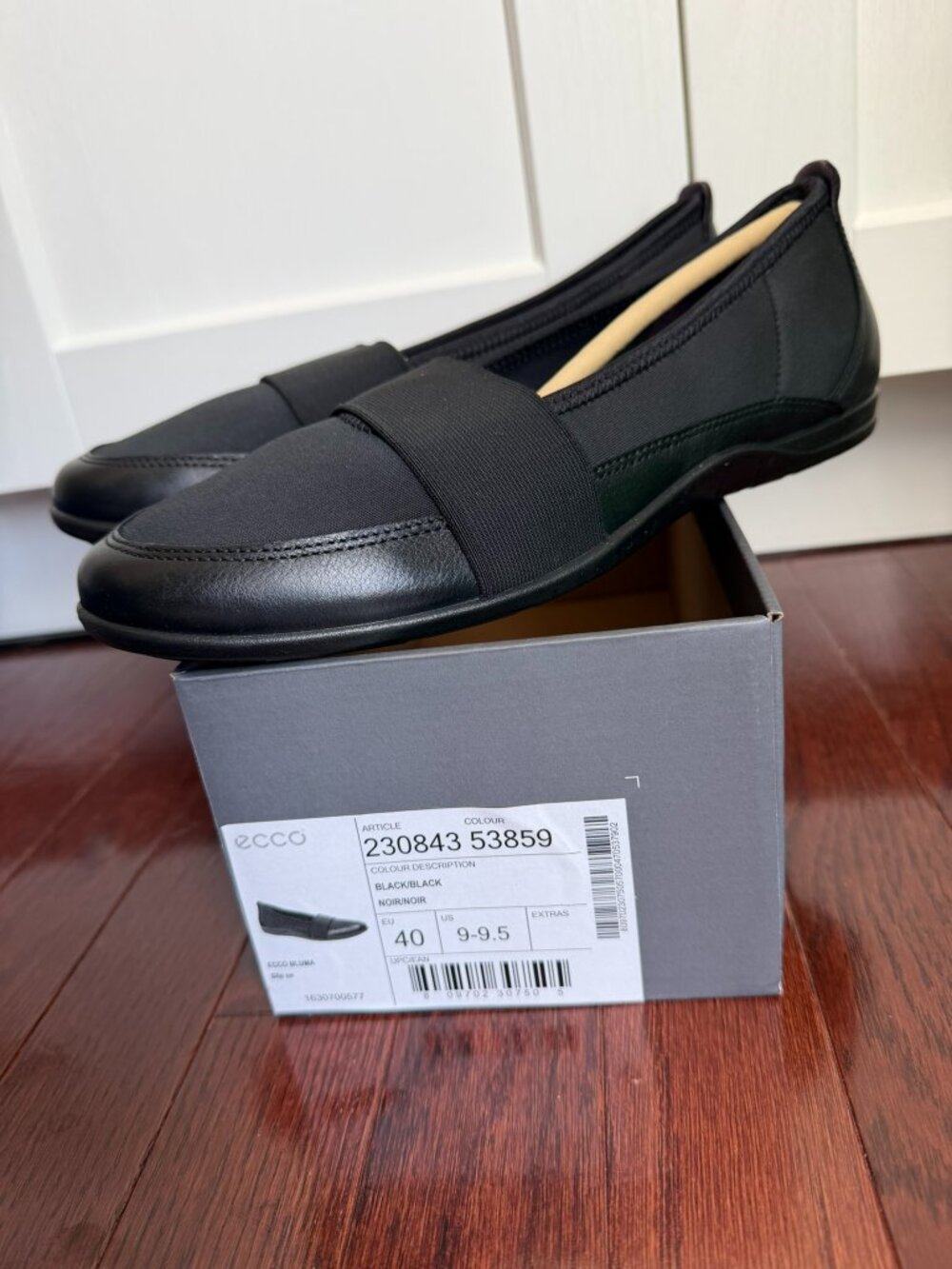 NEW in BOX ECCO Slip on Bluma in black EU 40 (US 9-9.5)